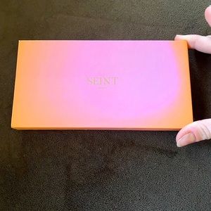 SEINT makeup palette